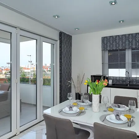 Luxus No 3 In Mit Balkon I Nähe Altstadt&strand Zadar
