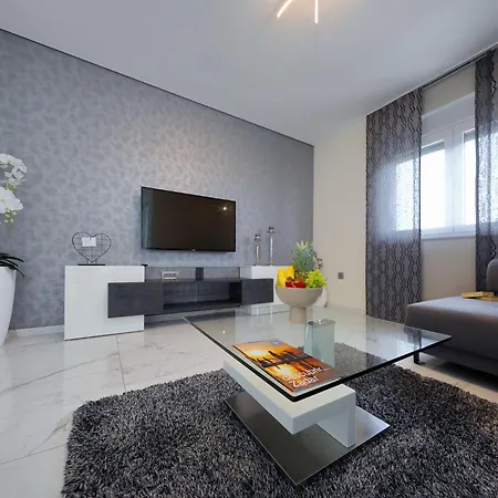 Luxus No 3 In Mit Balkon I Nähe Altstadt&strand * Zadar