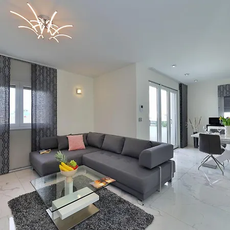Apartment Luxus No 3 In Mit Balkon I Nähe Altstadt&strand *