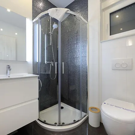 Luxus No 3 In Mit Balkon I Nähe Altstadt&strand Apartment Zadar