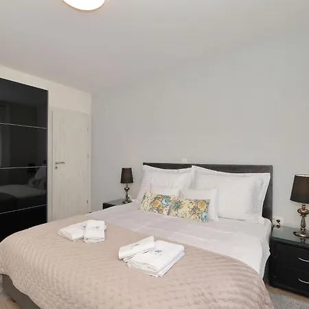 Luxus No 3 In Mit Balkon I Naehe Altstadt & * Задар