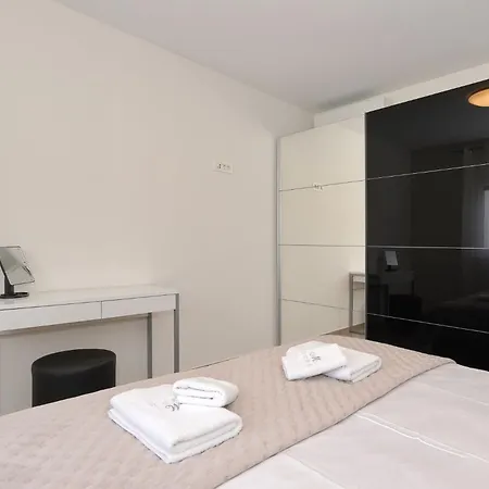 Luxus No 3 In Mit Balkon I Nähe Altstadt&strand Zadar